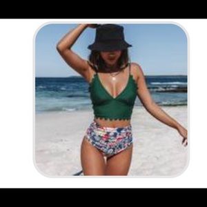 Bathing suit 💚💚 Never worn.